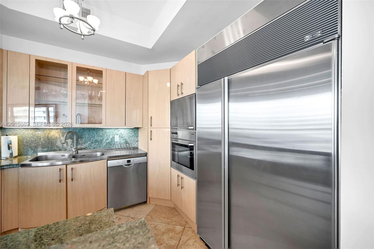 100 S Pointe Dr, Unit 801, Miami Beach, FL 33139 Photo