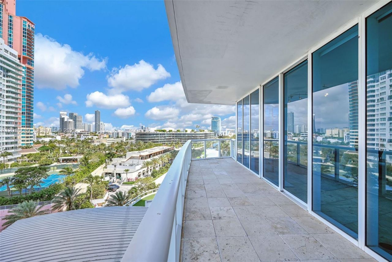 100 S Pointe Dr, Unit 801, Miami Beach, FL 33139 Photo