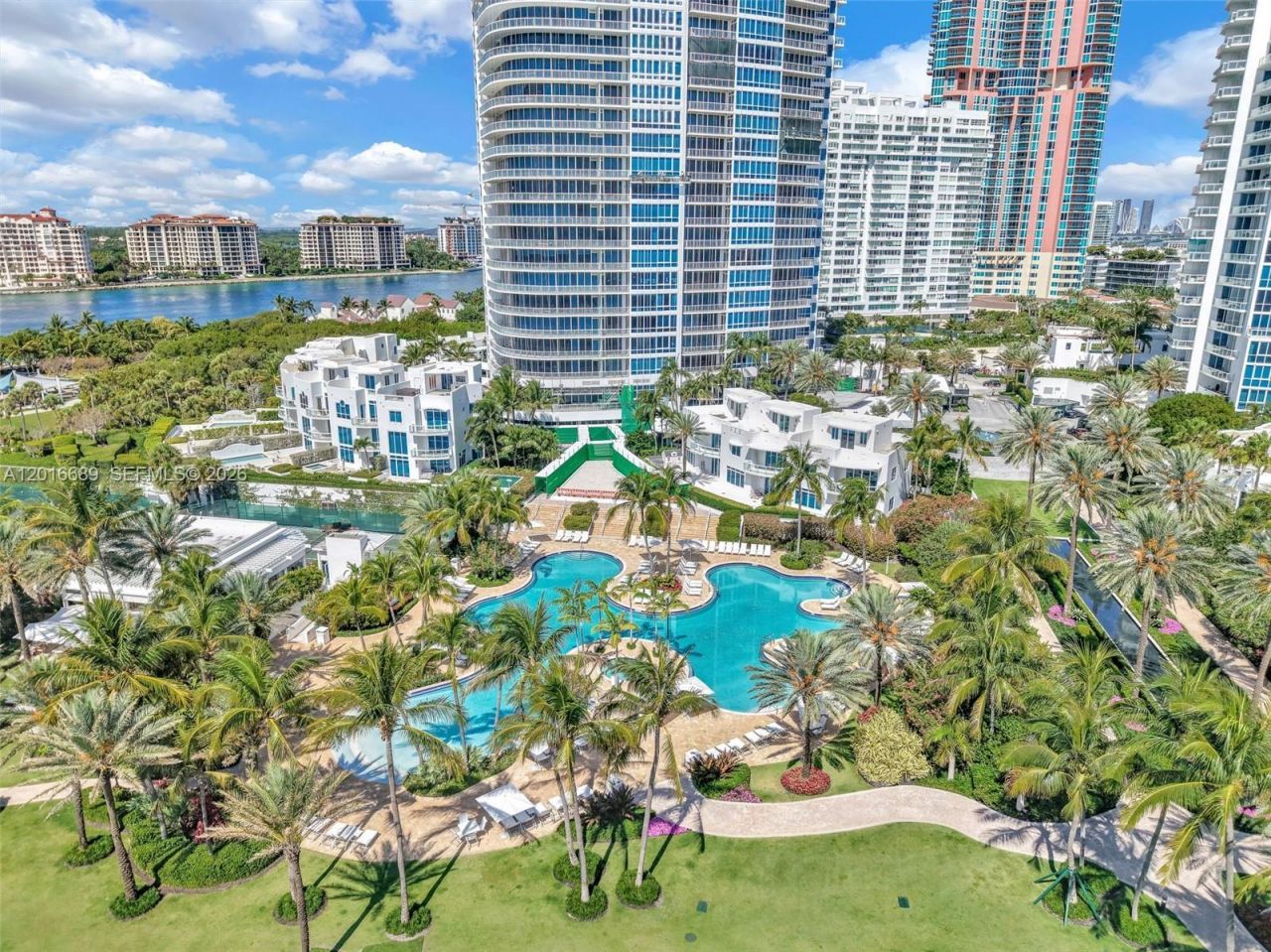 100 S Pointe Dr, Unit 801, Miami Beach, FL 33139 Photo