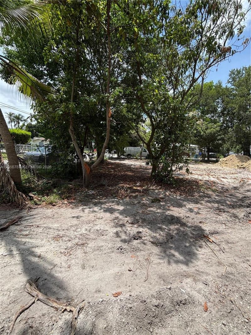 301 NE 58th St, Miami, FL 33137 Photo