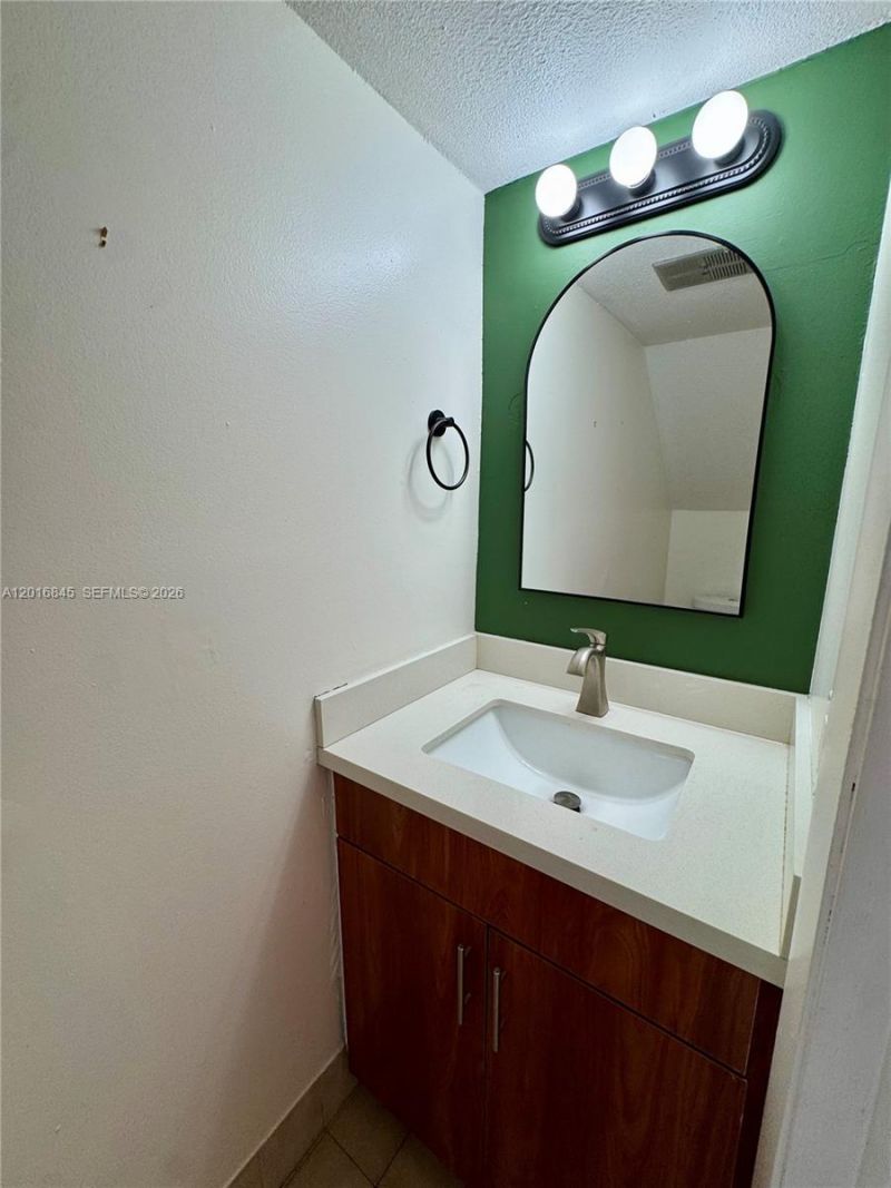 2762 W 60th St , Unit 53, Hialeah, FL 33016 Photo