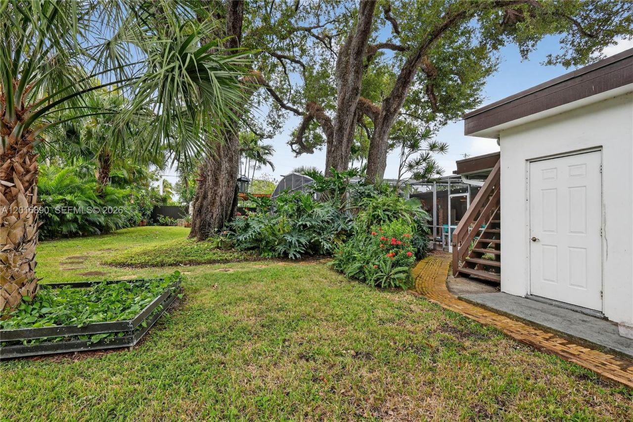 19901 NE 21st Ave , Miami, FL 33179 Photo