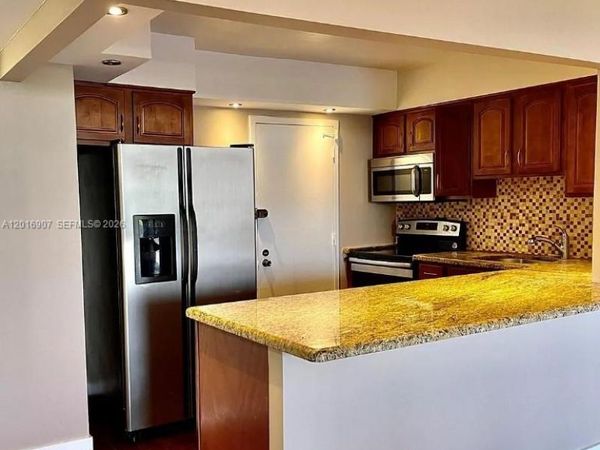 600 Three Islands Blvd, Unit 304, Hallandale Beach, FL 33009
