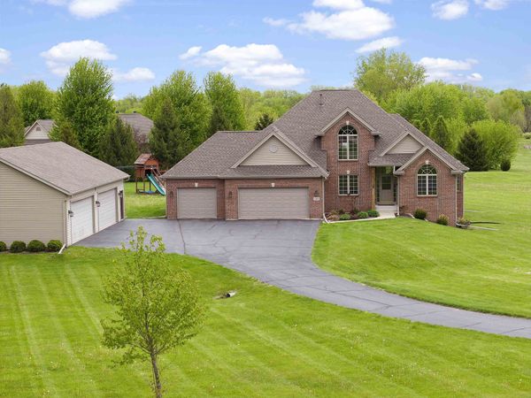 102 WESTFIELD Road, WINNEBAGO, IL 61088