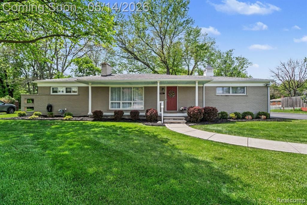 27991 Green Willow Street, Farmington Hills, MI 48331 Main Photo