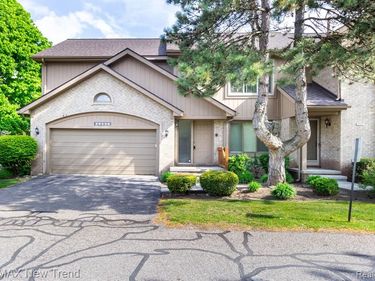 29583 SIERRA POINTE Circle, Farmington Hills, MI 48331