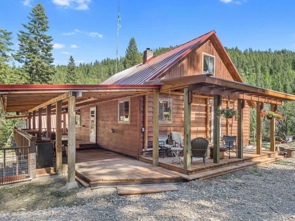 2785 Records Rd, Addy, WA 99101