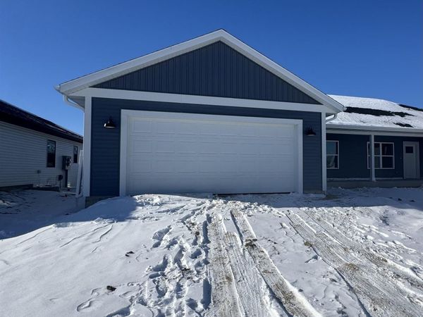 982 Bell Circle, Arlington, WI 53911