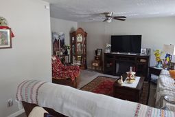 949 Nance Street photo 4