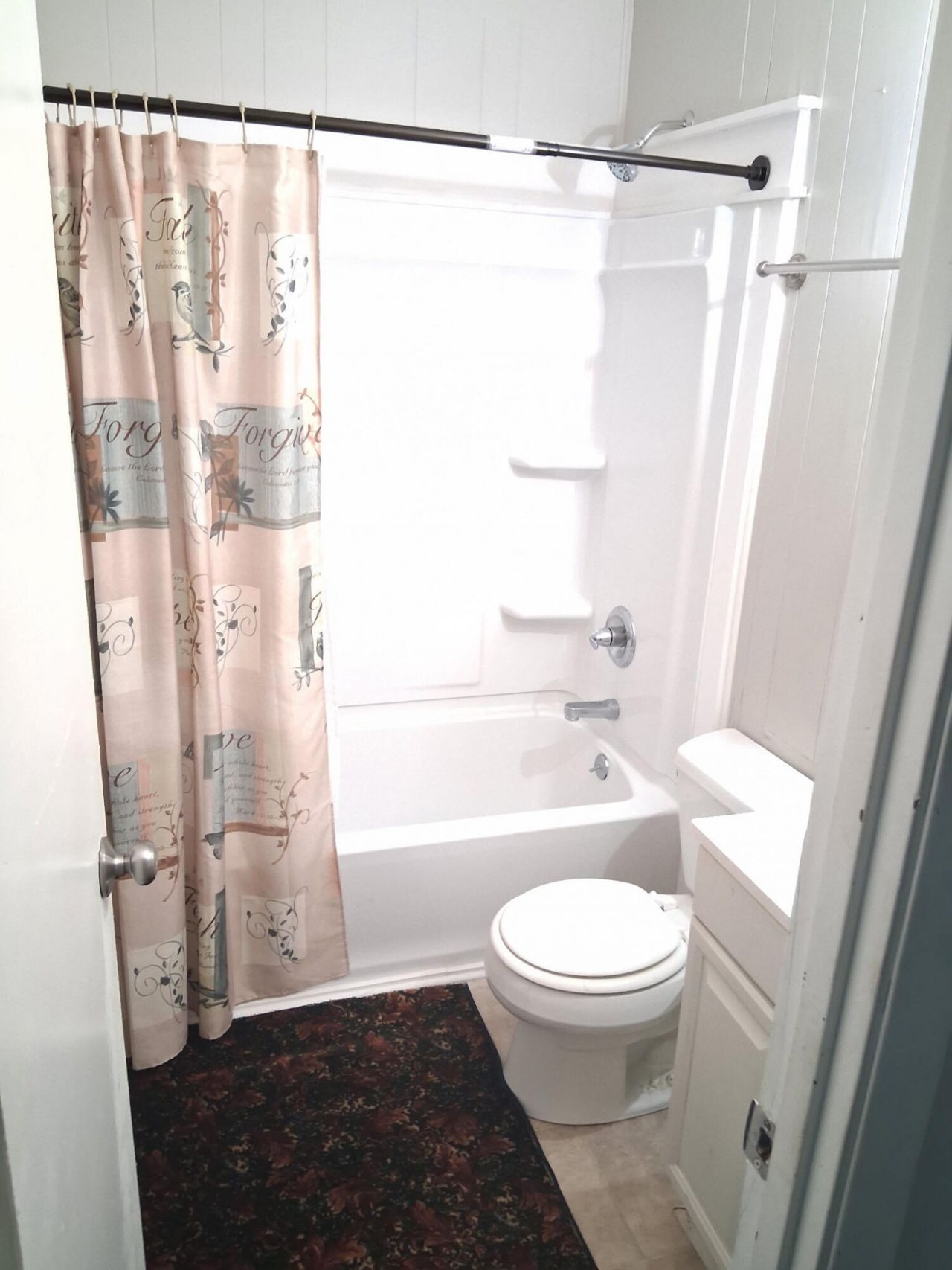 949 Nance Street Photo 4