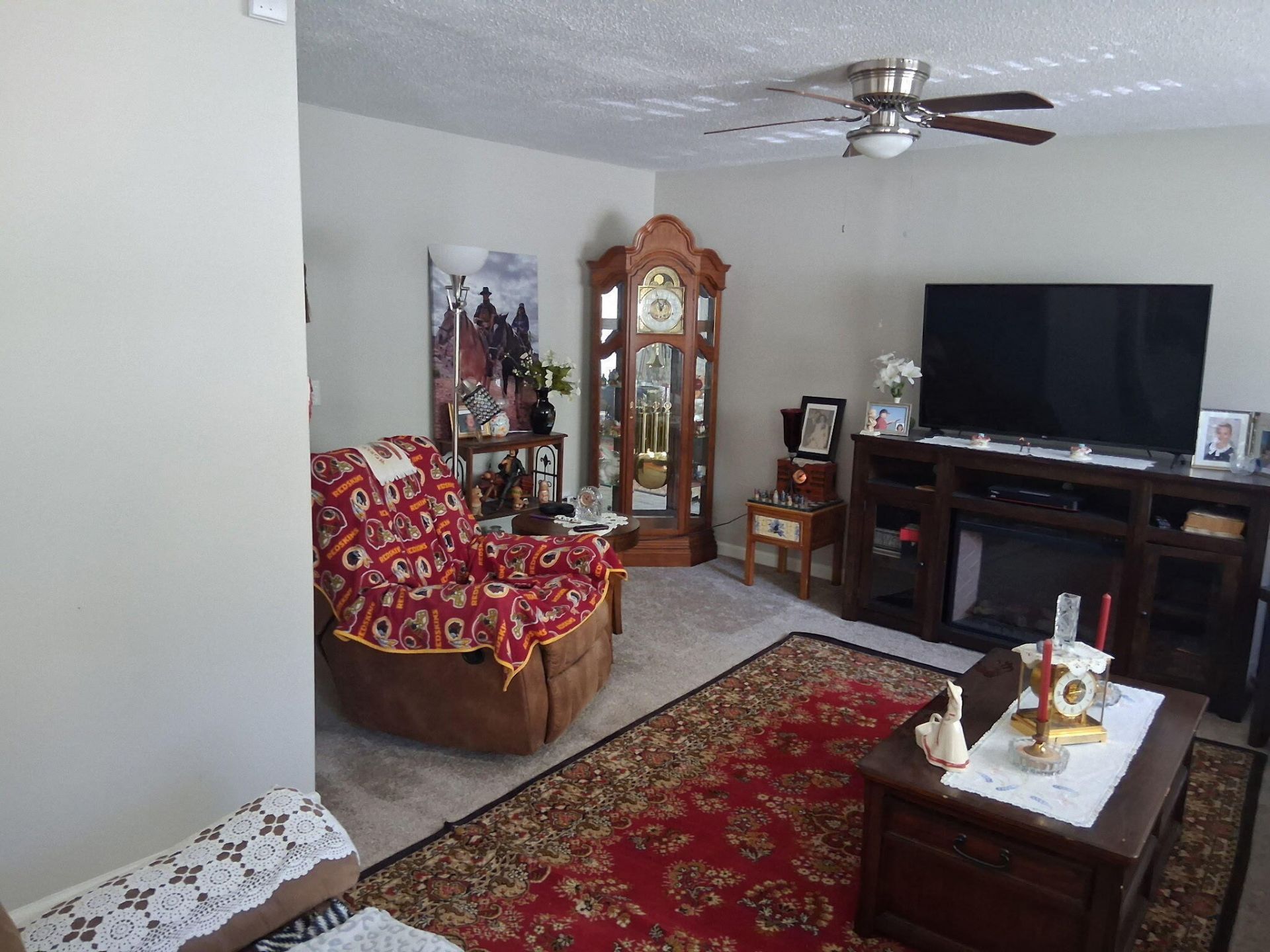 949 Nance Street Photo 4