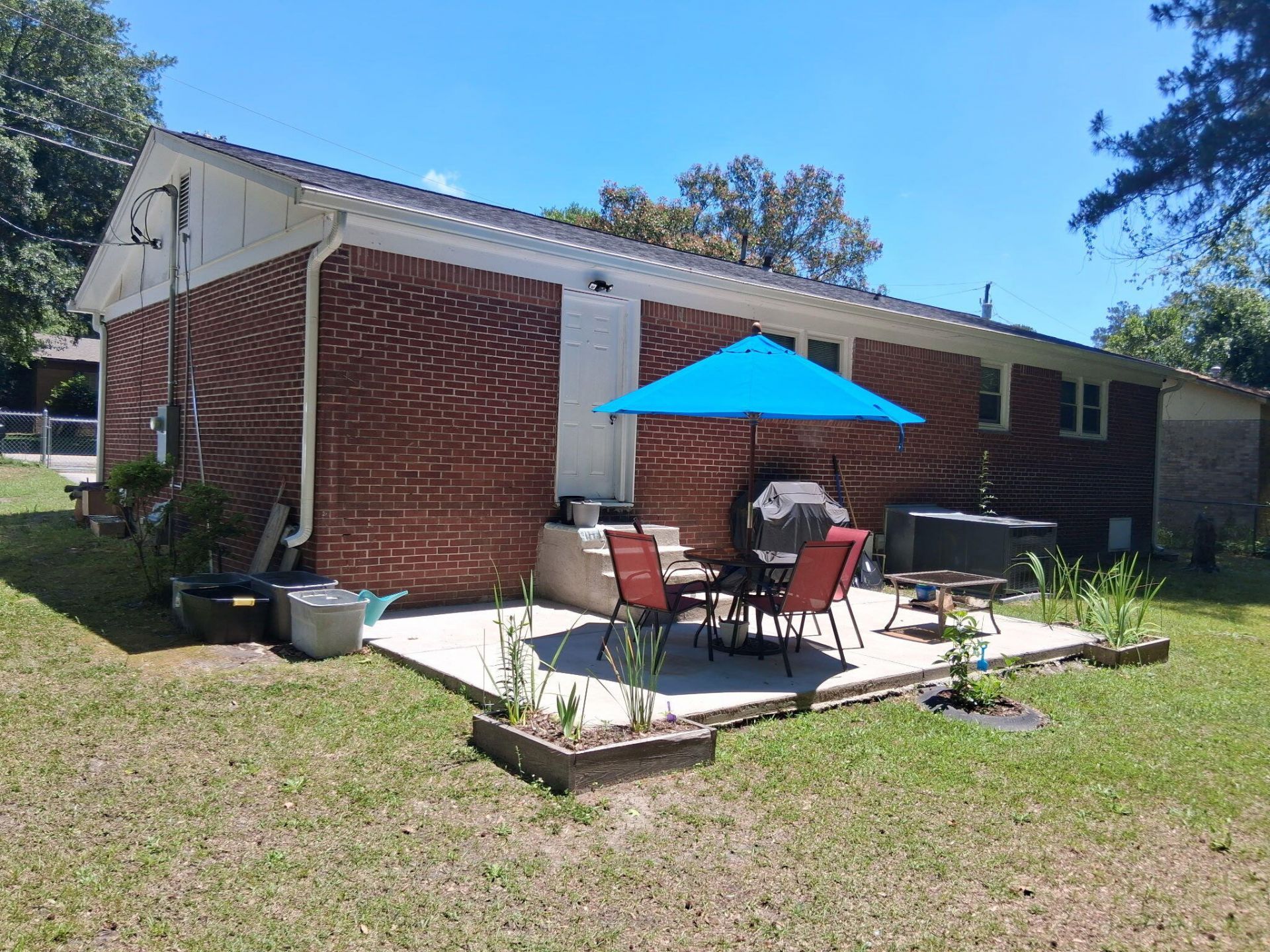 949 Nance Street Photo 8