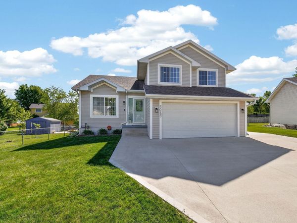 5015 71st Street, Urbandale, IA 50322