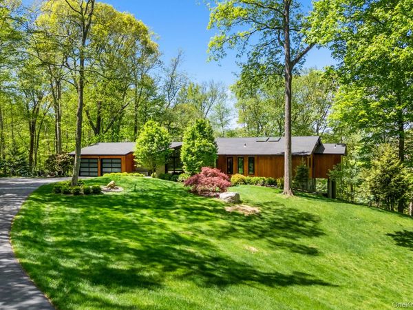 2 The Logging Road, Waccabuc, NY 10597