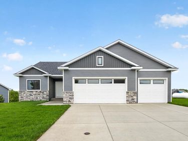 1693 Cherry Street E, Mazeppa, MN 55956