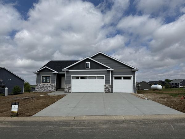 1693 Cherry Street E, Mazeppa, MN 55956