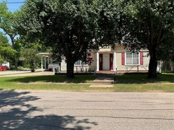 1020 Park Avenue, Bonham, TX 75418