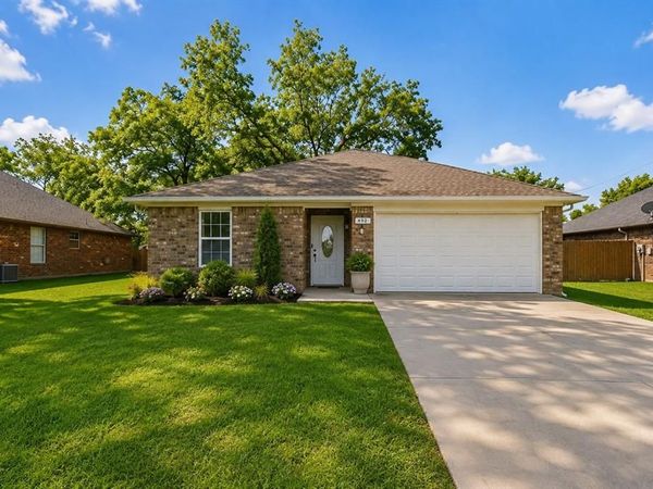 402 Robertson Street, Collinsville, TX 76233