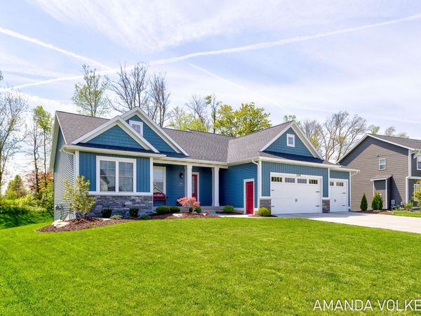 2274 Whistle Creek Drive SW, Byron Center, MI 49315