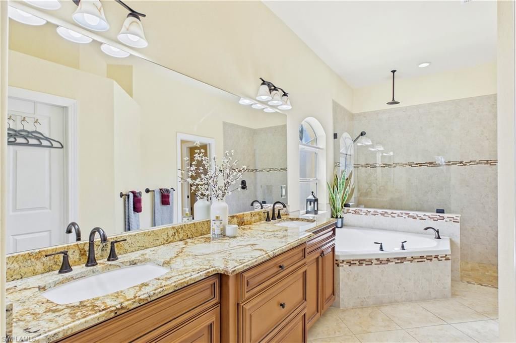 1440 Vendome Ct, Cape Coral, FL 33904 Photo