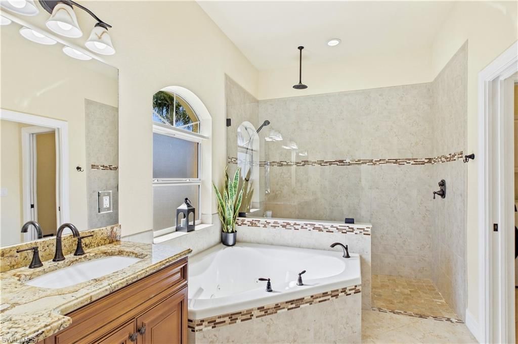 1440 Vendome Ct, Cape Coral, FL 33904 Photo