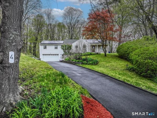4 Farrell , Newtown, CT 06470