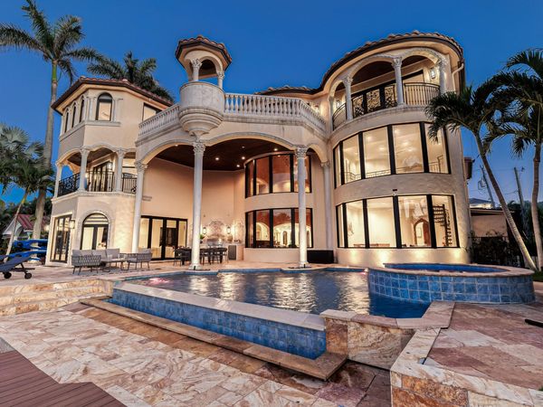 1011 Rhodes Villa Avenue, Delray Beach, FL 33483