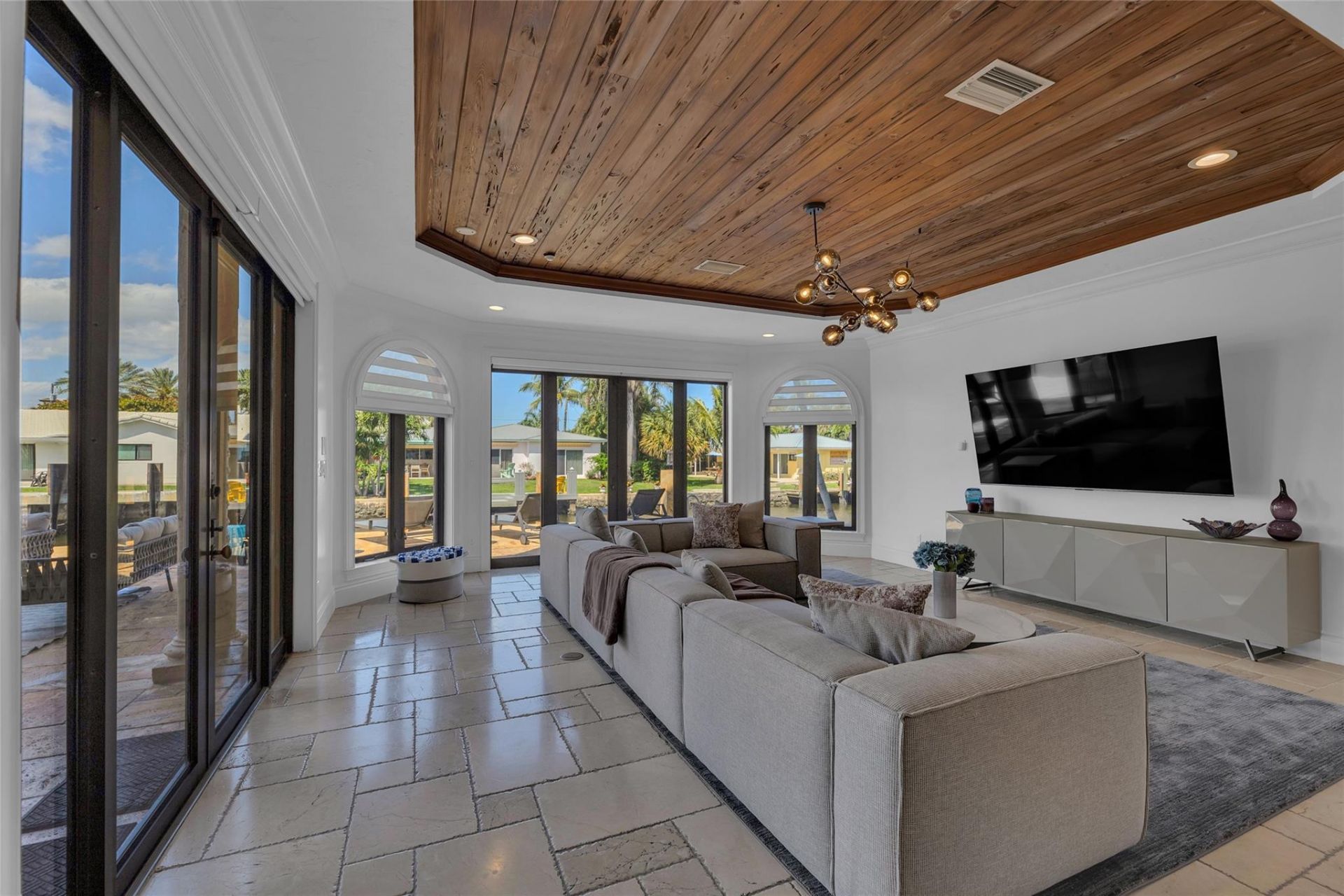 1011 Rhodes Villa Avenue, Delray Beach, FL 33483 Photo