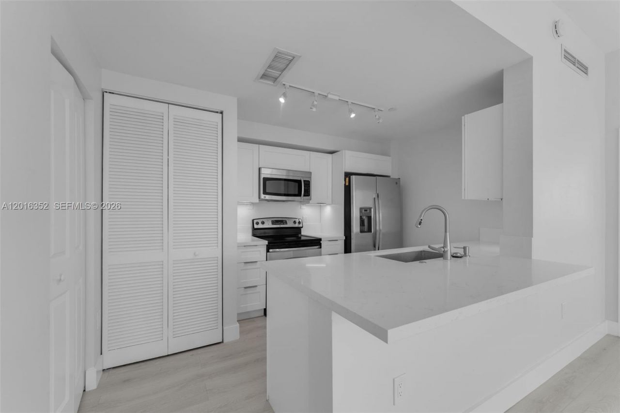7350 SW 89th St , Unit 2202S, Miami, FL 33156 Photo