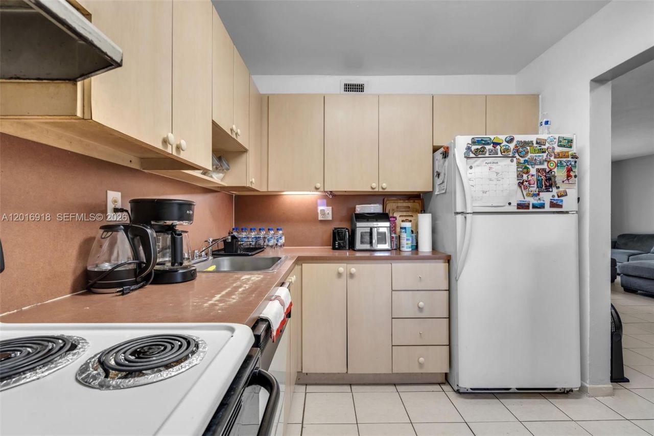7400 Miami Lakes Dr, Unit D205, Miami Lakes, FL 33014 Photo