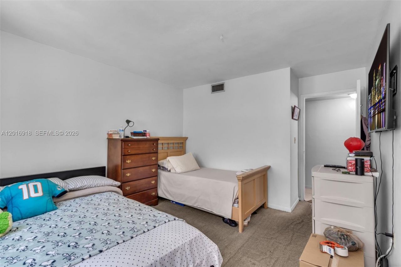 7400 Miami Lakes Dr, Unit D205, Miami Lakes, FL 33014 Photo