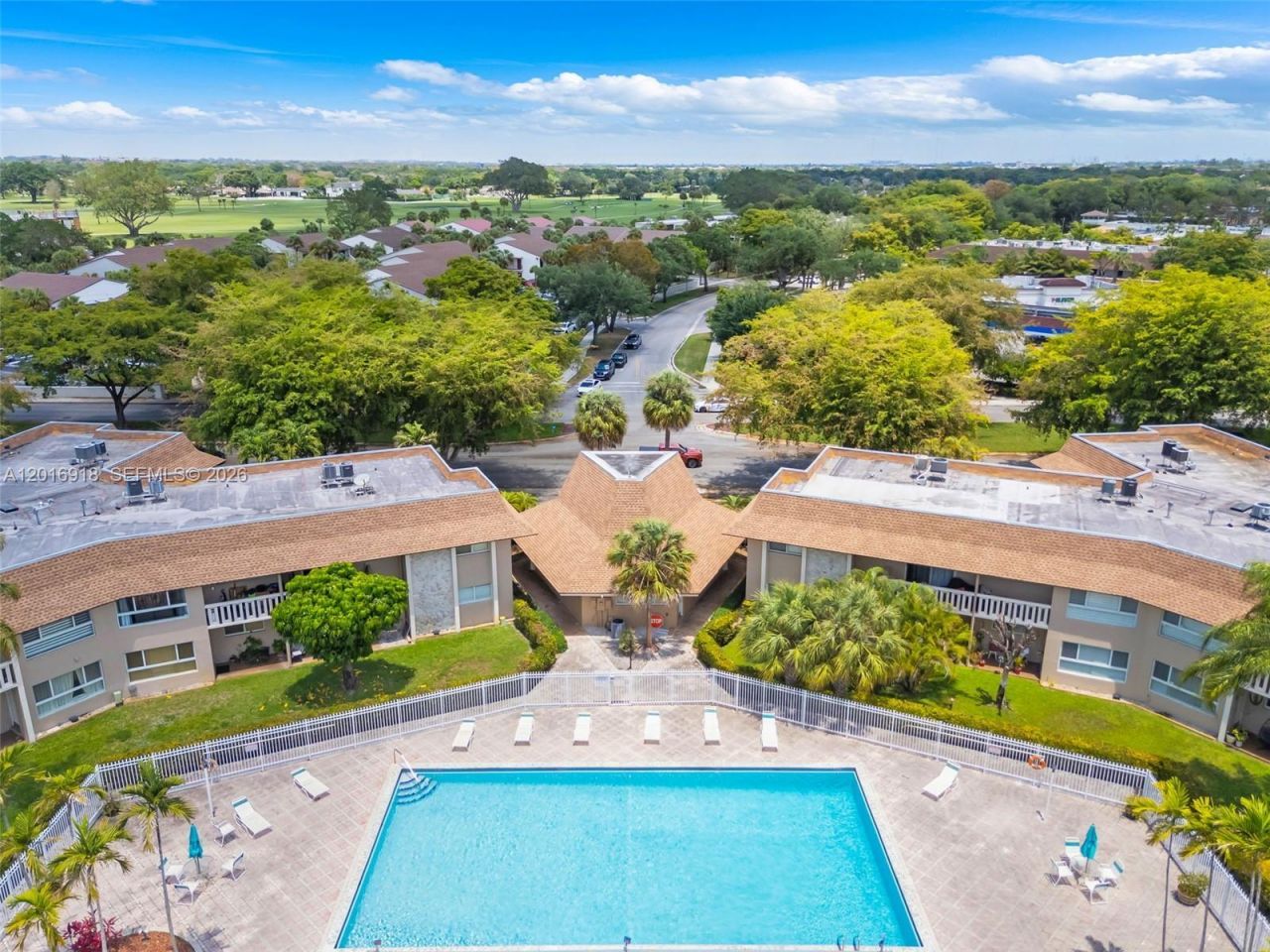 7400 Miami Lakes Dr, Unit D205, Miami Lakes, FL 33014 Photo