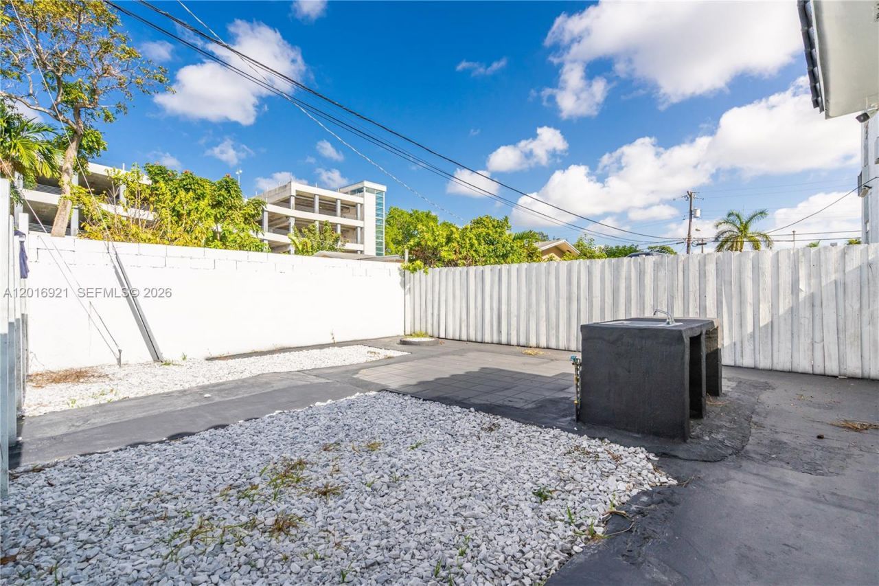 620 Beacom Blvd, Unit 4, Miami, FL 33135 Photo