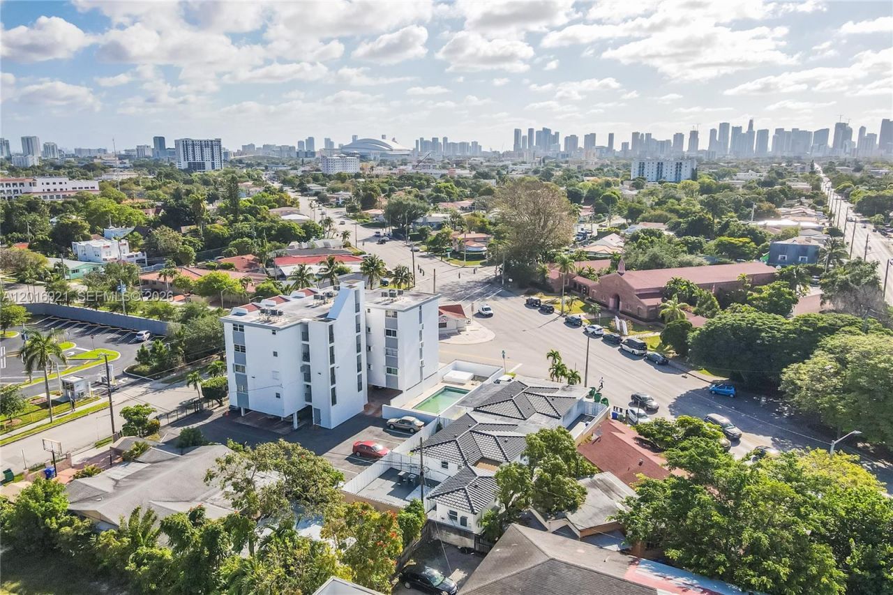 620 Beacom Blvd, Unit 4, Miami, FL 33135 Photo