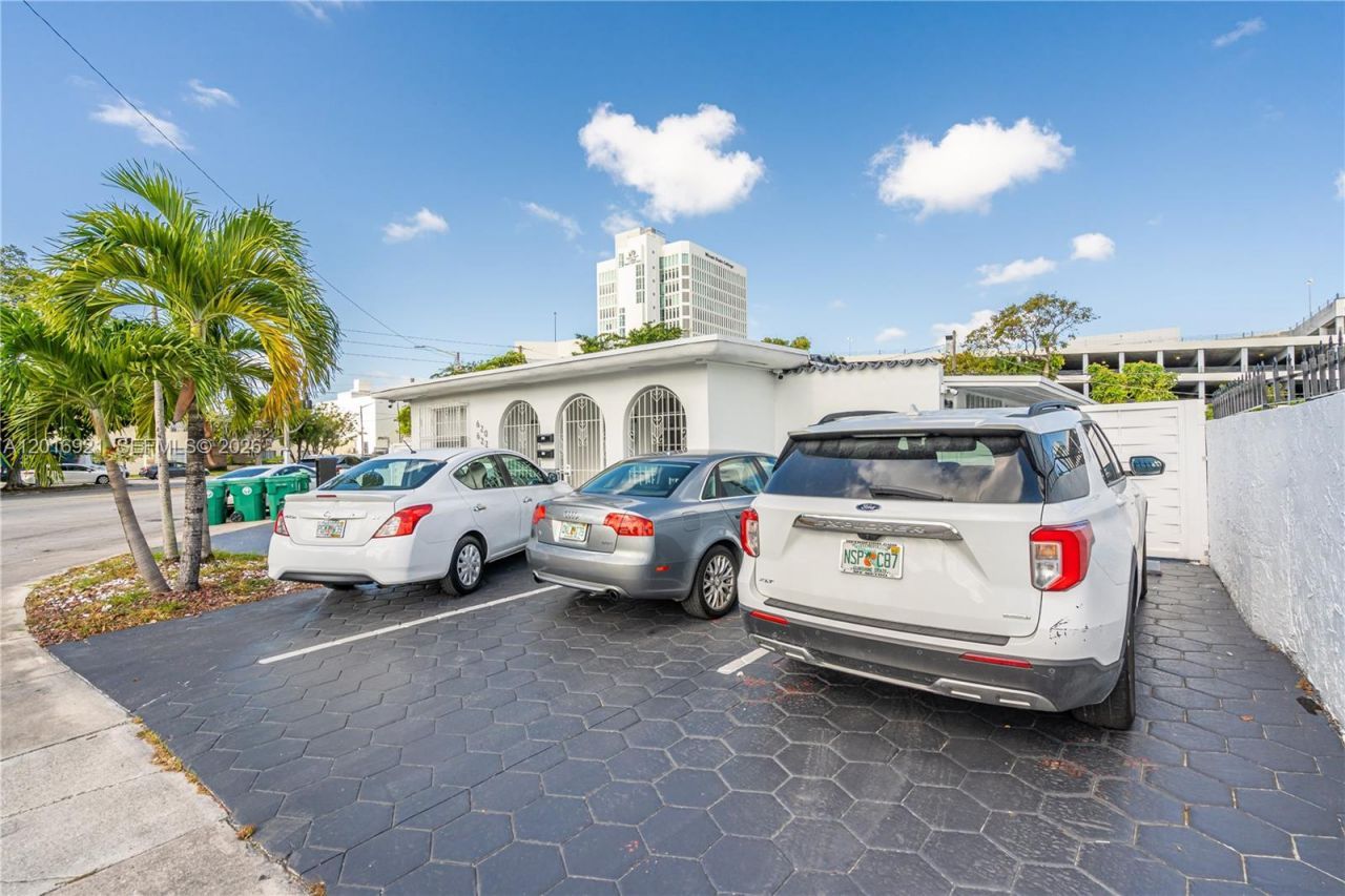620 Beacom Blvd, Unit 4, Miami, FL 33135 Photo