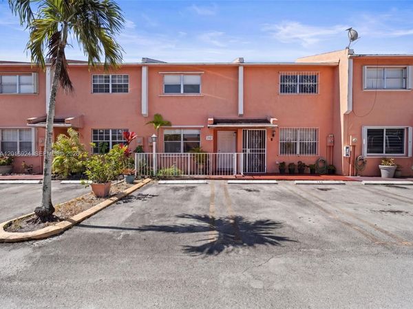 100 SW 110th Ave, #142, Sweetwater, FL 33174