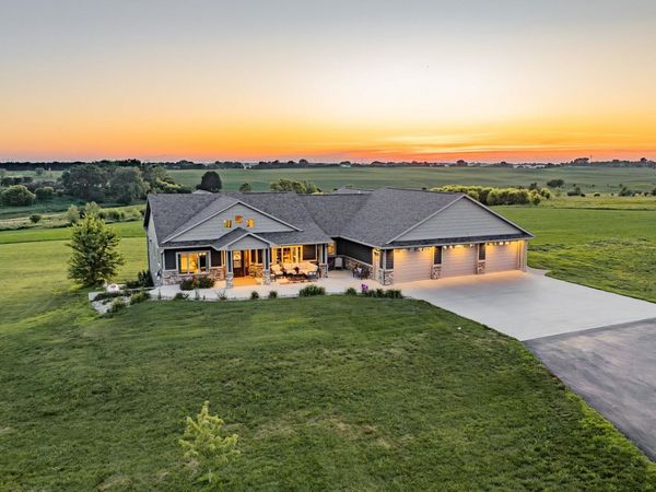 2173 230Th Avenue , Milford, IA 51351