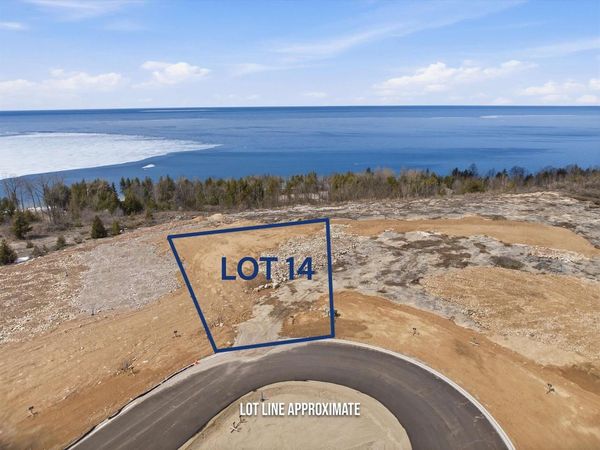 QUARRY BLUFF COURT, Sturgeon Bay, WI 54235
