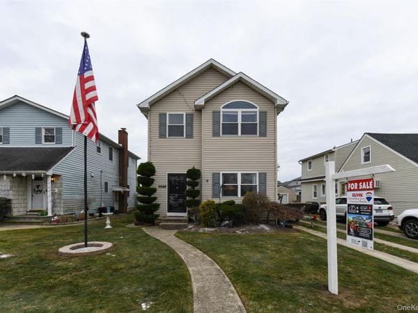 2688 Rosebud Avenue , Merrick, NY 11566