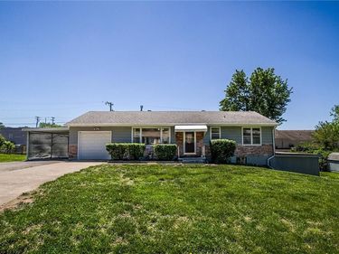 107 NE 72 nd Terrace, Gladstone, MO 64118