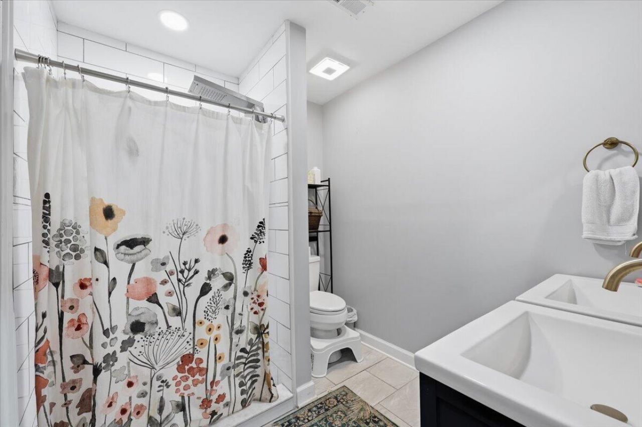400 Forest Circle Photo 19