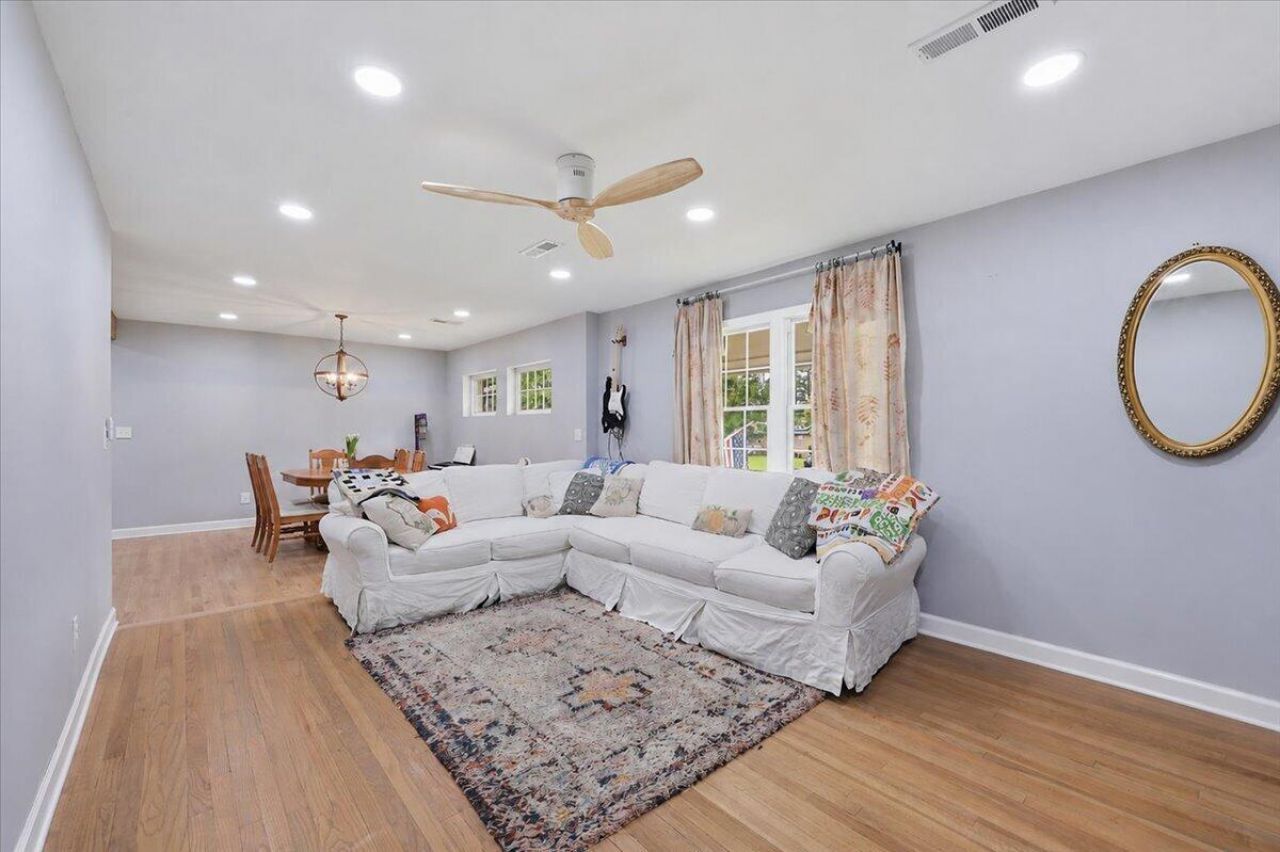 400 Forest Circle Photo 4