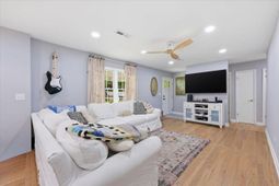 400 Forest Circle photo 4