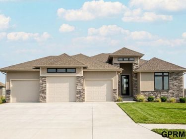 10711 S 221 Street, Gretna, NE 68028