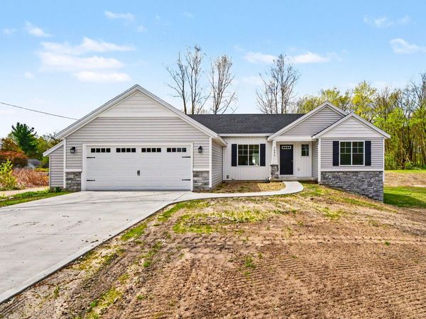 7884 Cannonsburg Rd NE, Rockford, MI 49341