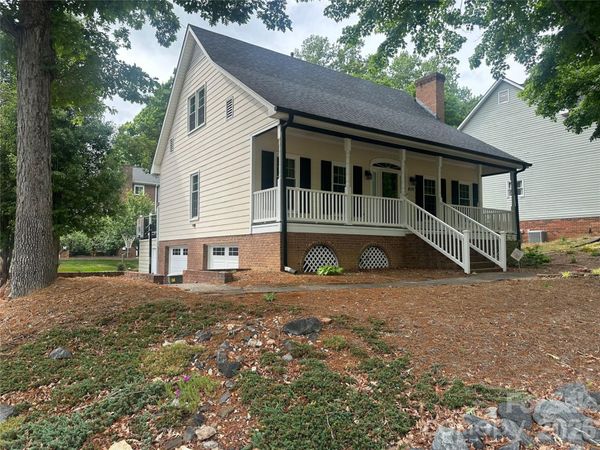 4116 Moss Brook Drive , Winston Salem, NC 27127