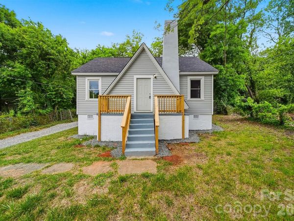 912 S Center Street, Hickory, NC 28602