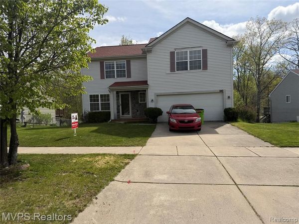 840 Andover Woods Drive, Fenton, MI 48430
