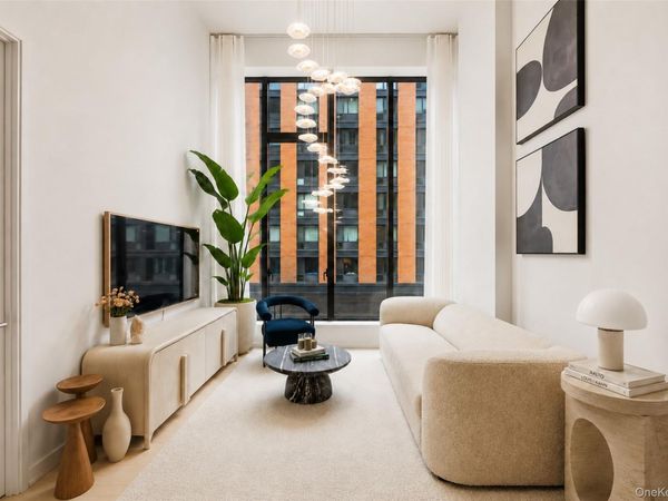 25-08 43rd Avenue, Unit 2D, Long Island City, NY 11101