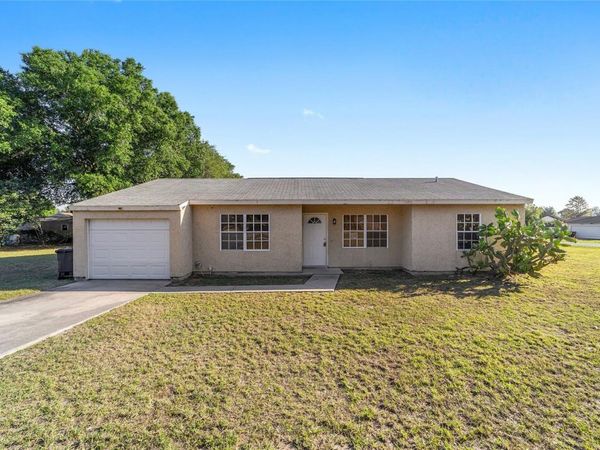 325 OAK TRACK COURSE , OCALA, FL 34472